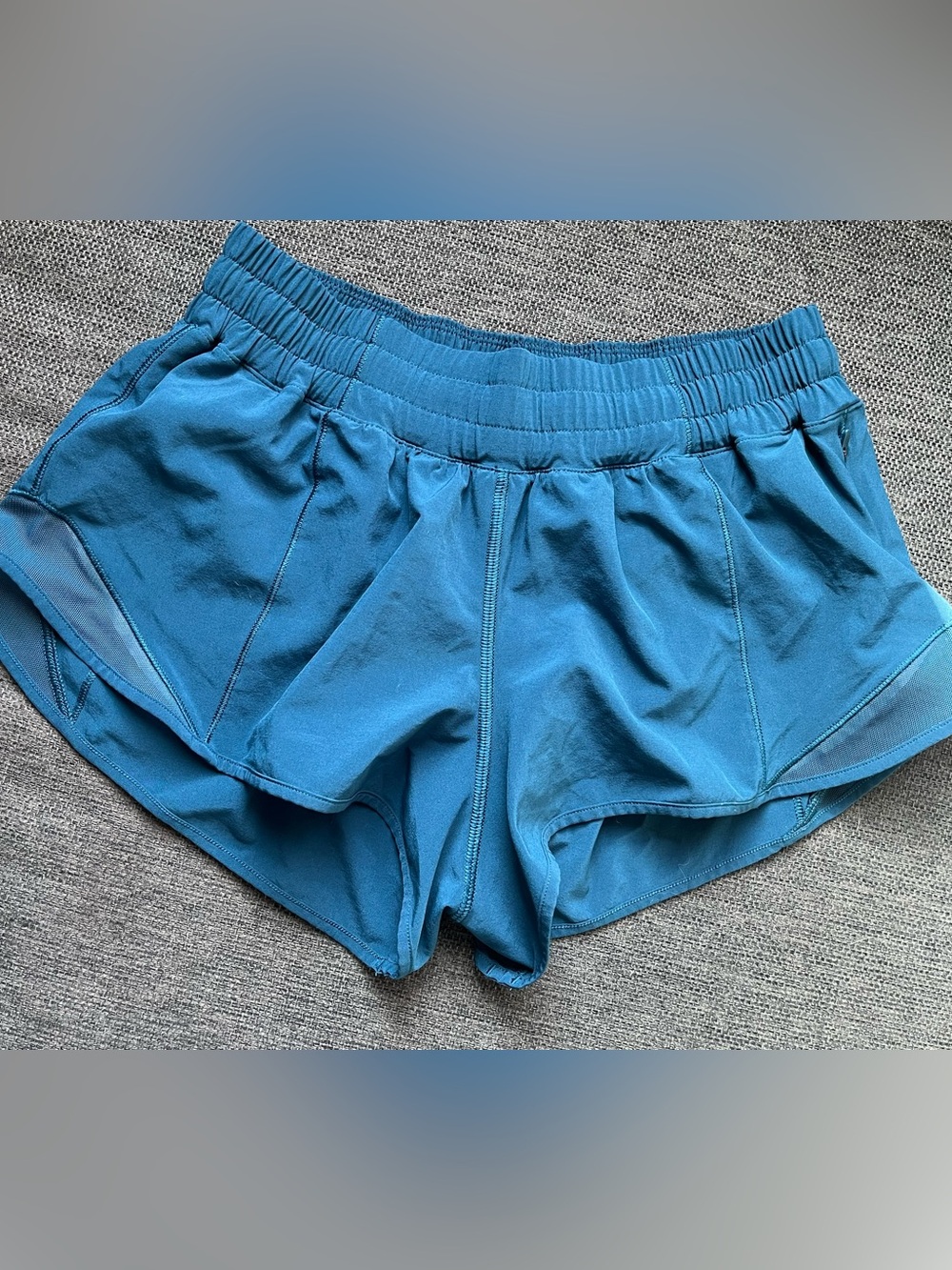 Lululemon Shorts Blue Size 6 in great condition